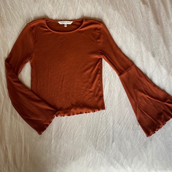 Cupcakes & Cashmere~  Kamala Crewneck Top - Picture 2 of 3